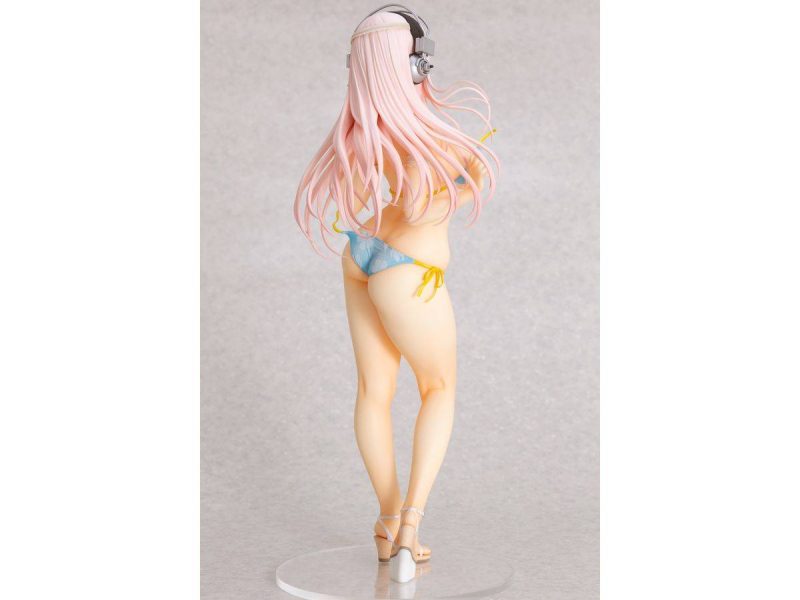 Photo by Tomato Republic Chile on May 26, 2025. An anime-style image of 1 Figura Super Sonico Summer Vacation Orchid Seed escala 1/4,5 4582292603580