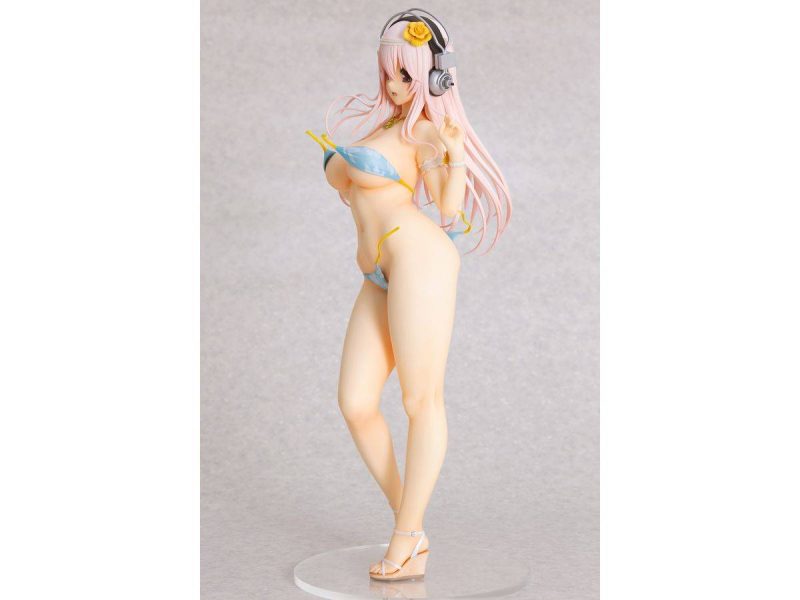 Photo by Tomato Republic Chile on May 26, 2025. An anime-style image of 1 Figura Super Sonico Summer Vacation Orchid Seed escala 1/4,5 4582292603580